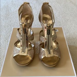 Michael Kors Berkley T-strap heel